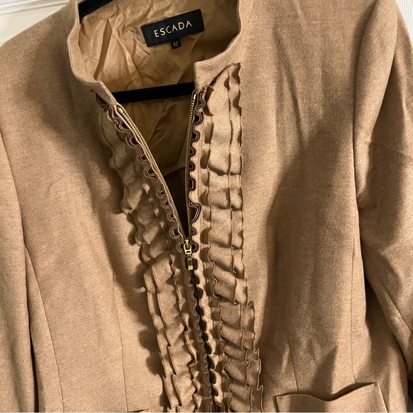 Escada Ruffled Front Zippered Blazer Pecan - Picture 5 of 11